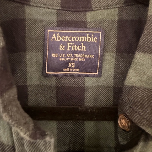 Abercrombie & Fitch Black and Green Plaid Shirt - Women’s - Picture 3 of 4